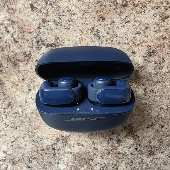 Bose Blue Earbuds Case - Picture 2 of 4